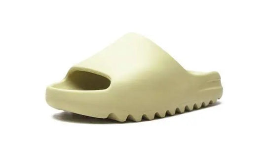 ADIDAS YEEZY
YEEZY SLIDE
"Resin" Shoe Flyes
