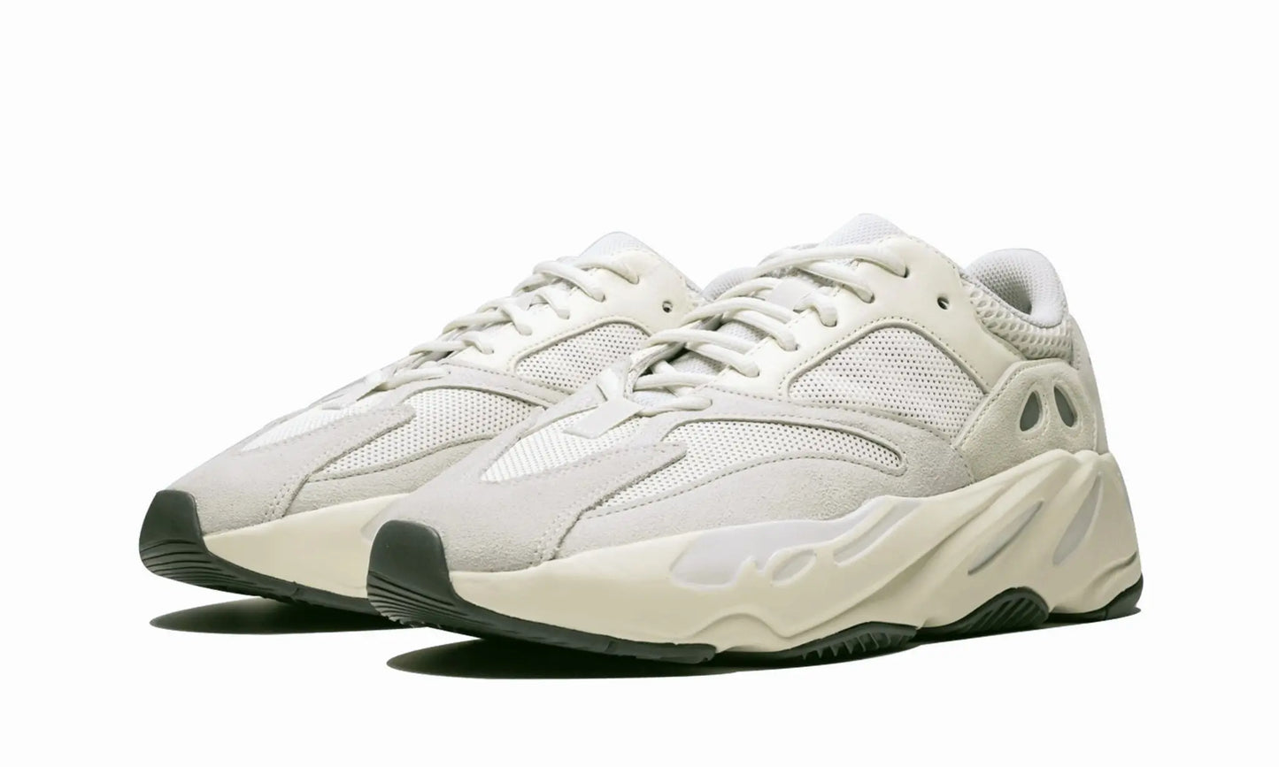 ADIDAS Yeezy Boost 700
"Analog" Shoe Flyes