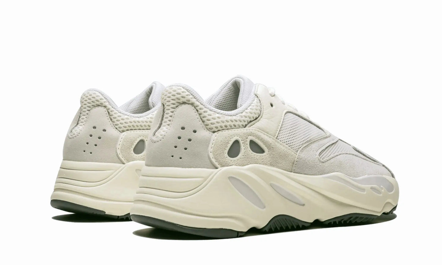 ADIDAS Yeezy Boost 700
"Analog" Shoe Flyes