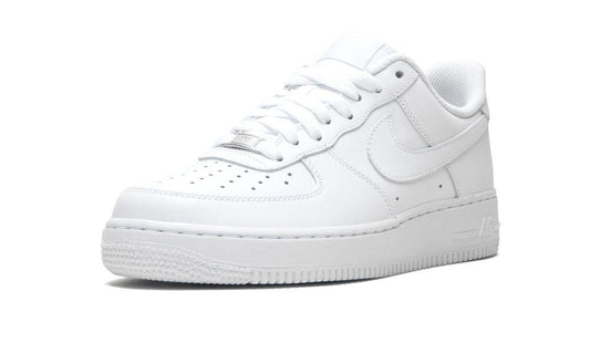 AIR FORCE 1 LOW 07
"Triple White" Shoe Flyes