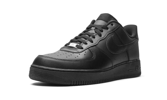 AIR FORCE 1 LOW
"Triple Black" Shoe Flyes