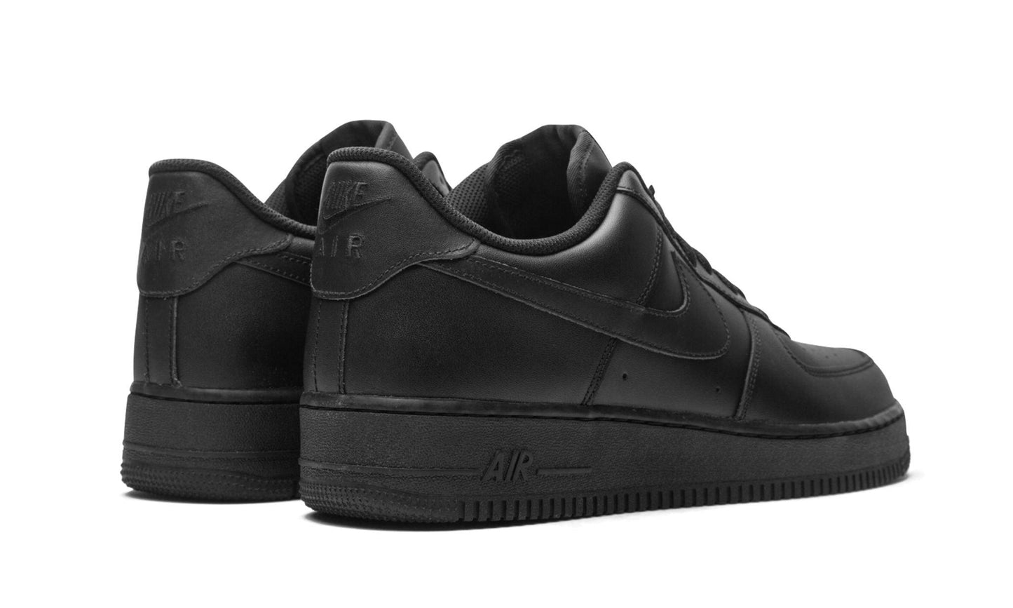 AIR FORCE 1 LOW
"Triple Black" Shoe Flyes