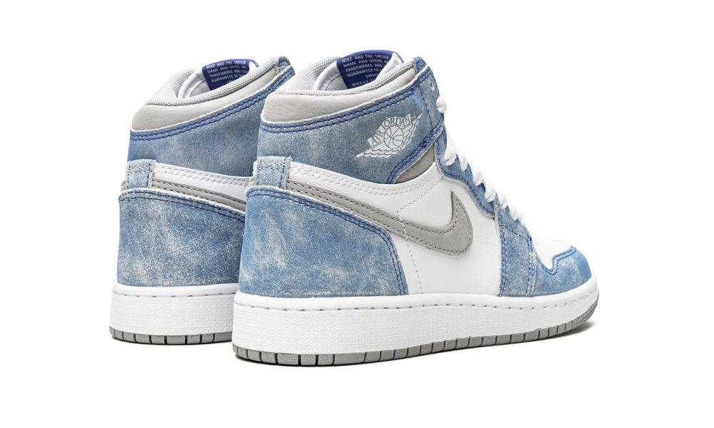 AIR JORDAN 1 HIGH OG GS
"Hyper Royal" Shoe Flyes