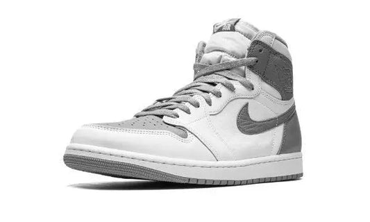 AIR JORDAN 1 HIGH OG
"Stealth" Shoe Flyes