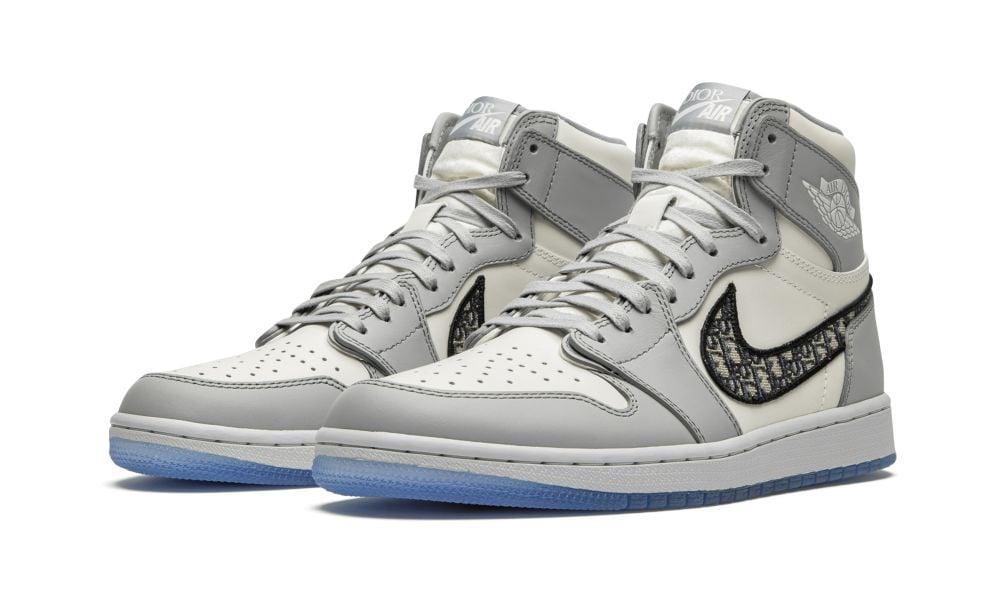 AIR JORDAN 1 HIGH
"Dior" Shoe Flyes