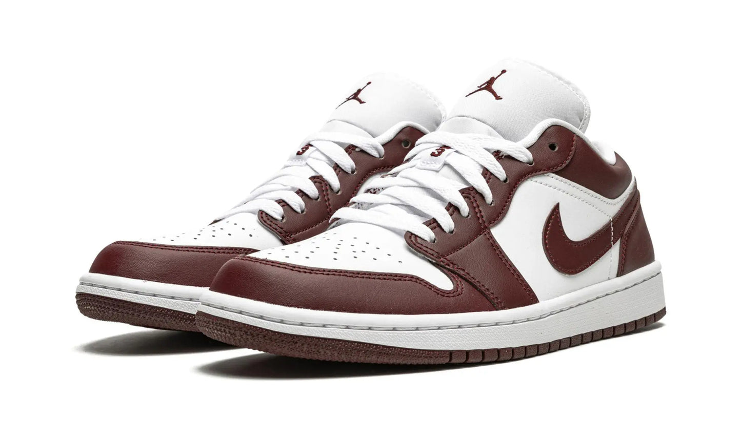 AIR JORDAN 1 LOW
"Bronze Eclipse Shoe Flyes
