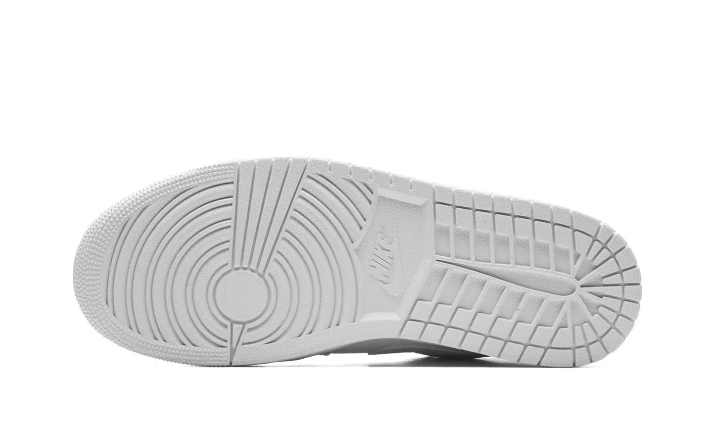AIR JORDAN 1 LOW "TRIPLE WHITE" Shoe Fly