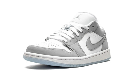 AIR JORDAN 1 LOW "WHITE / WOLF GREY" Shoe Fly