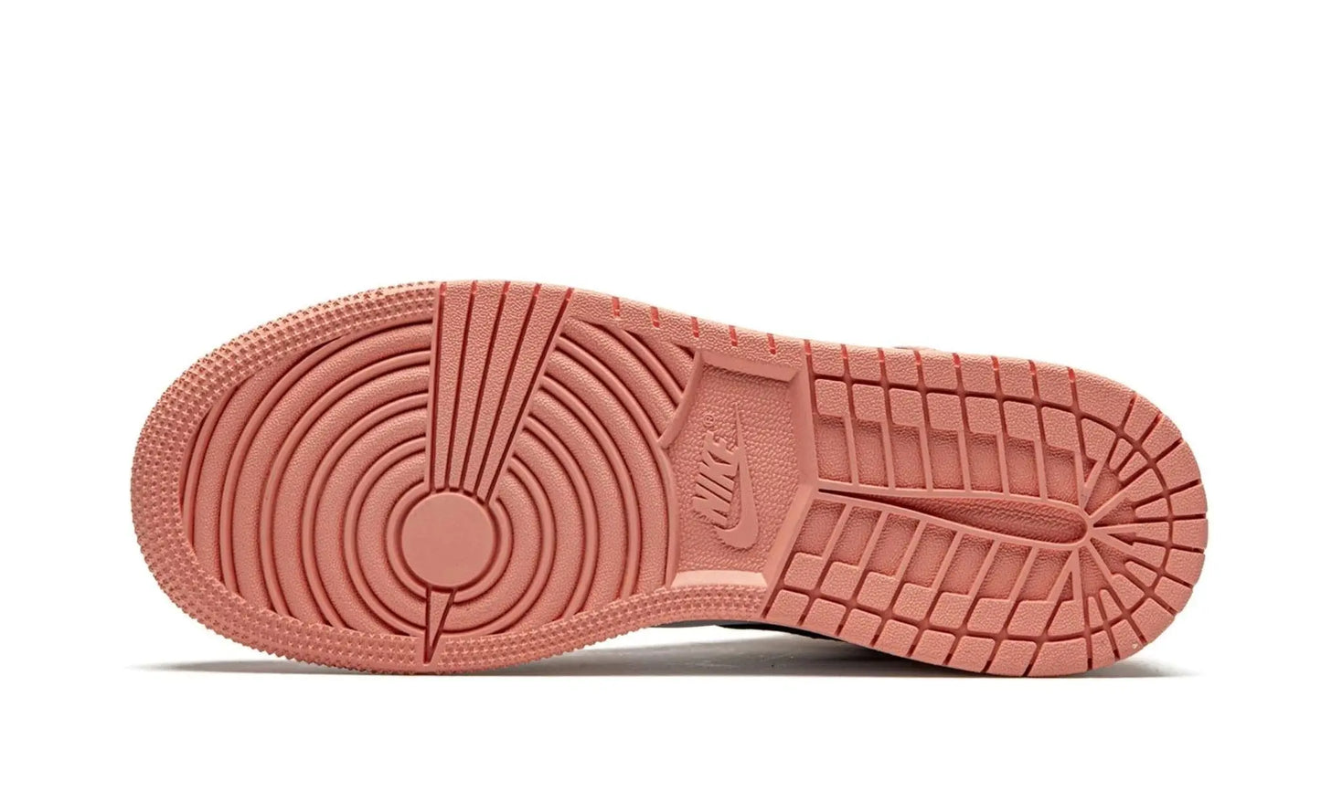 AIR JORDAN 1 MID GS "PINK QUARTZ" Shoe Fly