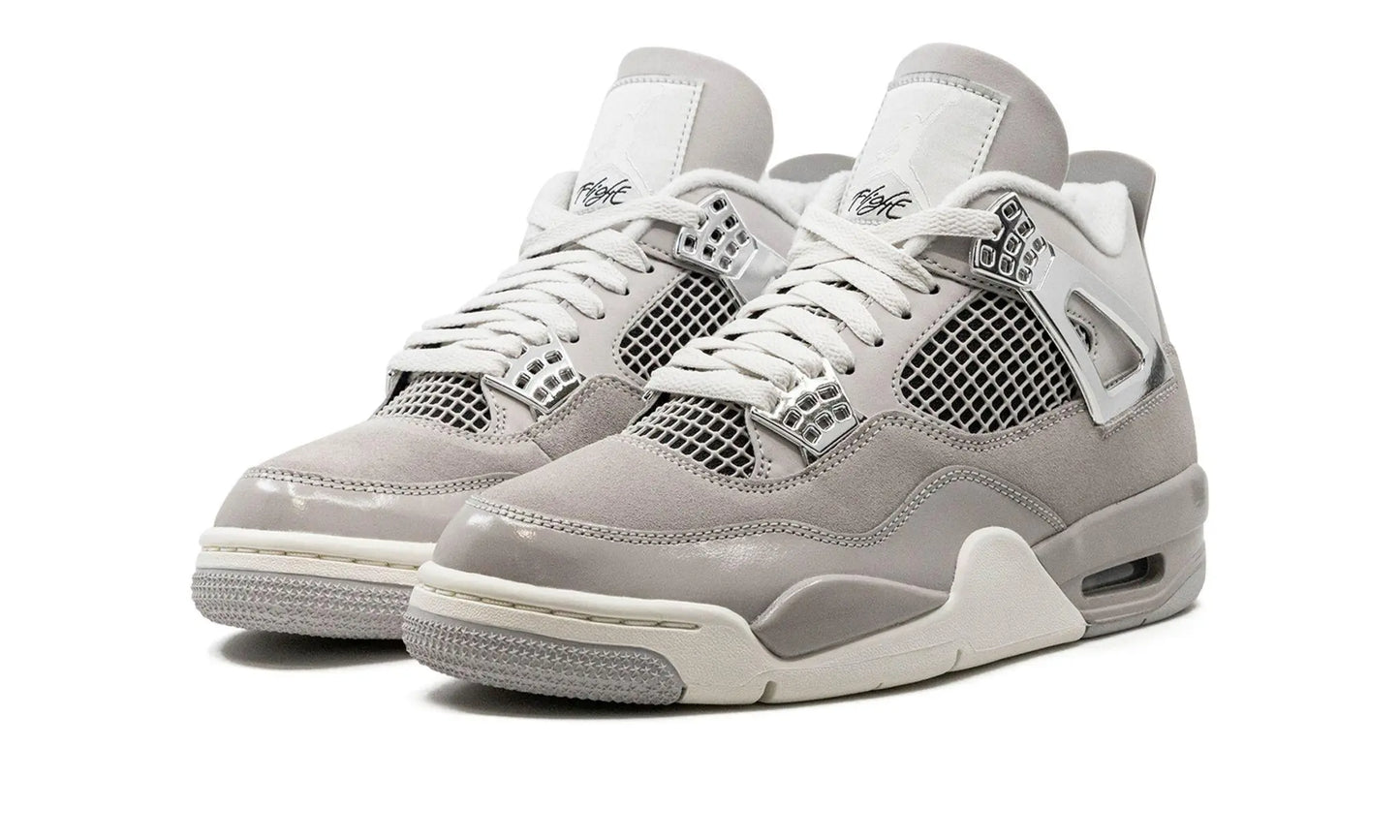 AIR JORDAN 4
"Frozen Moments" Shoe Flyes