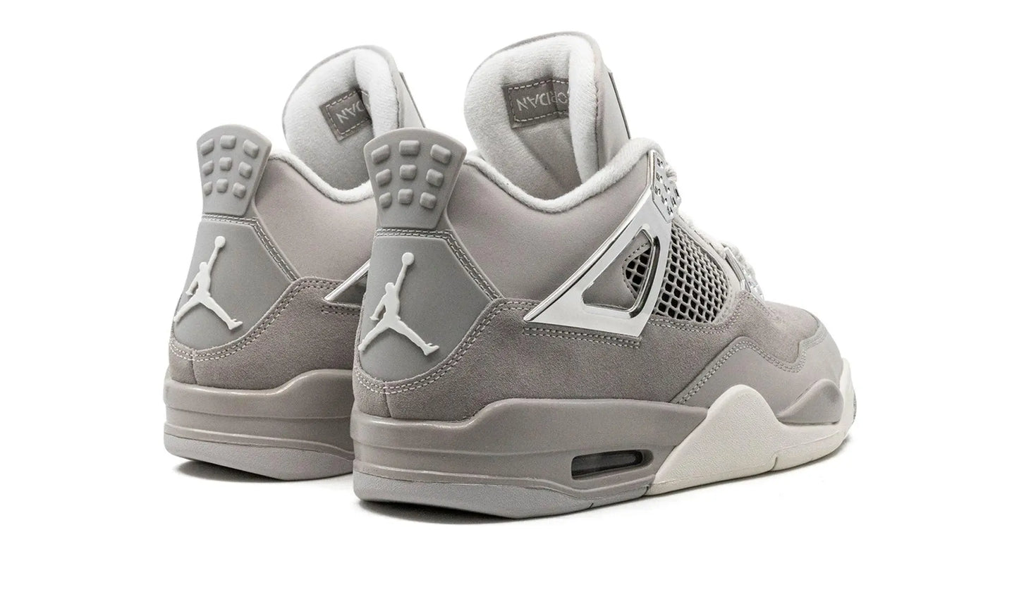 AIR JORDAN 4
"Frozen Moments" Shoe Flyes