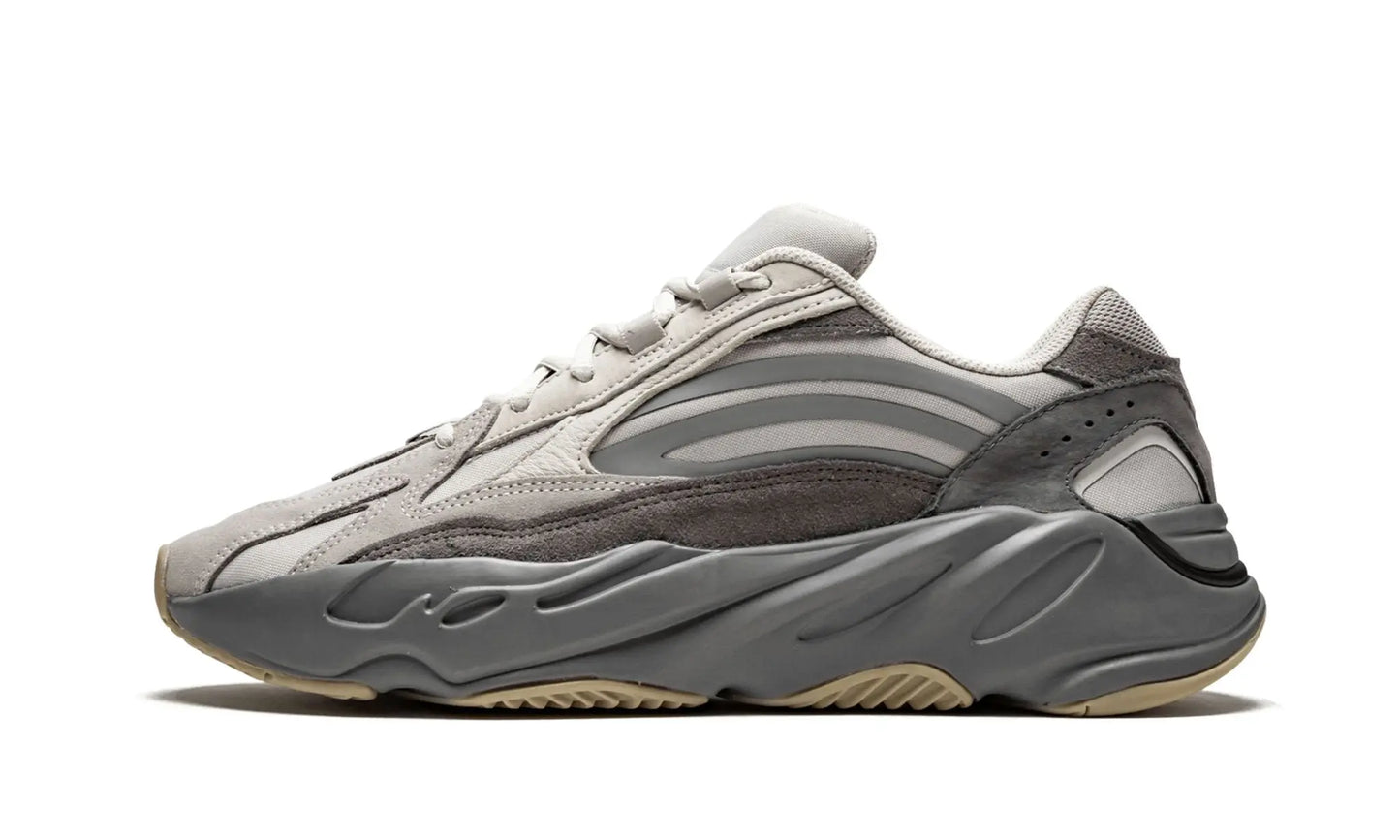 Adidas Yeezy Boost 700 V2
"Tephra" Shoe Flyes