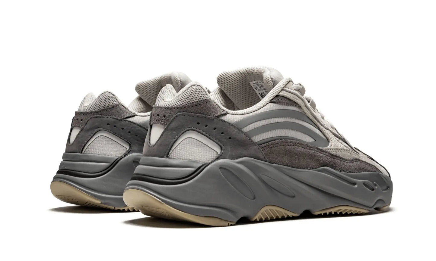 Adidas Yeezy Boost 700 V2
"Tephra" Shoe Flyes