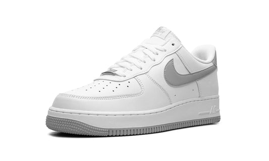 Air Force 1 Low '07
"White Light Smoke Grey" Shoe Flyes