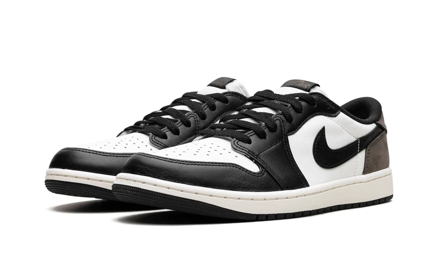 Air Jordan 1 Low OG
"Mocha" Shoe Flyes