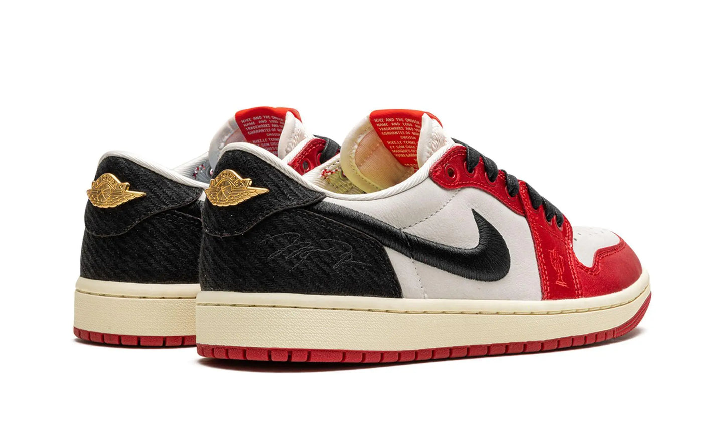 Air Jordan 1 Low
"Trophy Room - Away" Shoe Flyes
