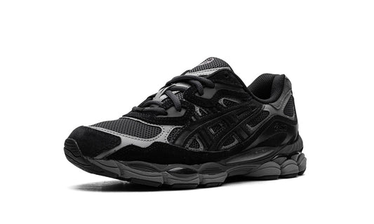 ASICS
GEL NYC
"GRAPHITE GREY BLACK"