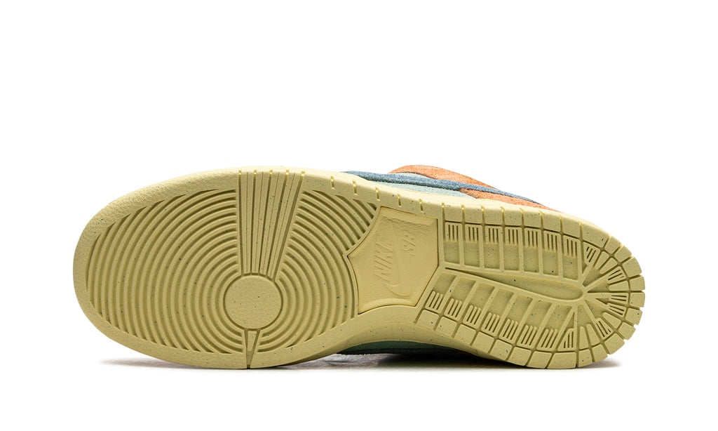 NIKE
SB DUNK LOW PRO PRM
"NOISE AQUA"