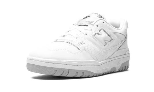 NEW BALANCE
550
"White / Grey" Shoe Flyes
