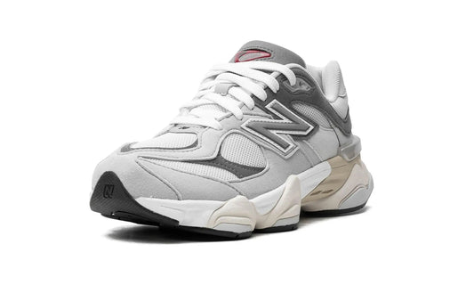 NEW BALANCE
9060 GS
"Rain Cloud" Shoe Flyes