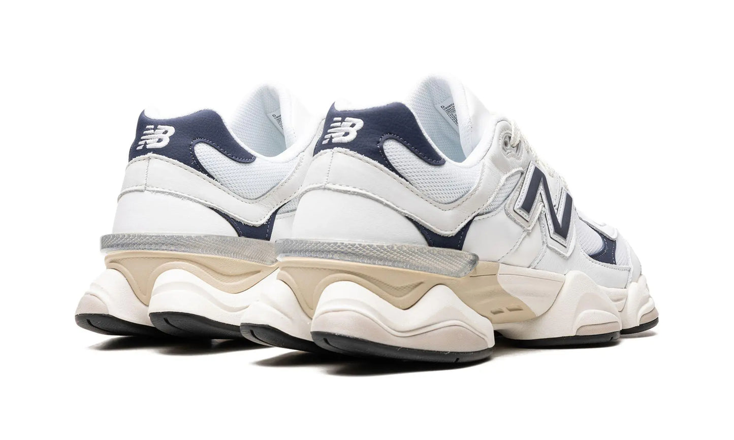 NEW BALANCE
9060
"White / Navy Shoe Flyes