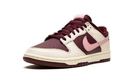 NIKE DUNK LOW PRM
"Valentine's Day 2023" Shoe Flyes
