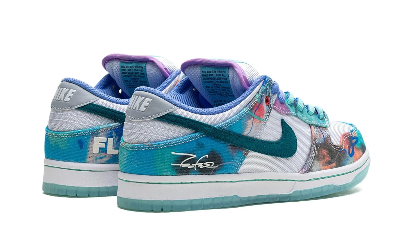 NIKE DUNK LOW SB "Futura Laboratories - Bleached Aqua Shoe Flyes