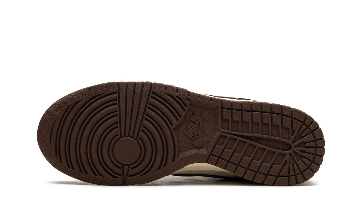 NIKE DUNK LOW "Cacao Wow" Shoe Flyes