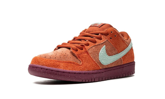 NIKE
SB DUNK LOW PRO PRM
"Mystic Red" Shoe Flyes