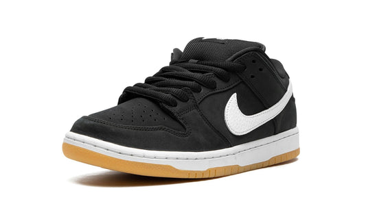 NIKE
SB DUNK LOW PRO
"Black Gum" Shoe Flyes