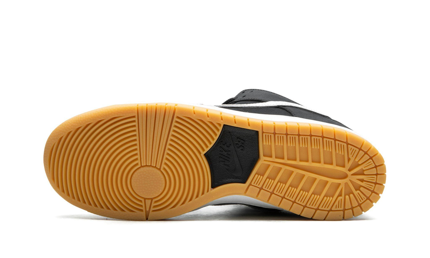 NIKE
SB DUNK LOW PRO
"Black Gum" Shoe Flyes