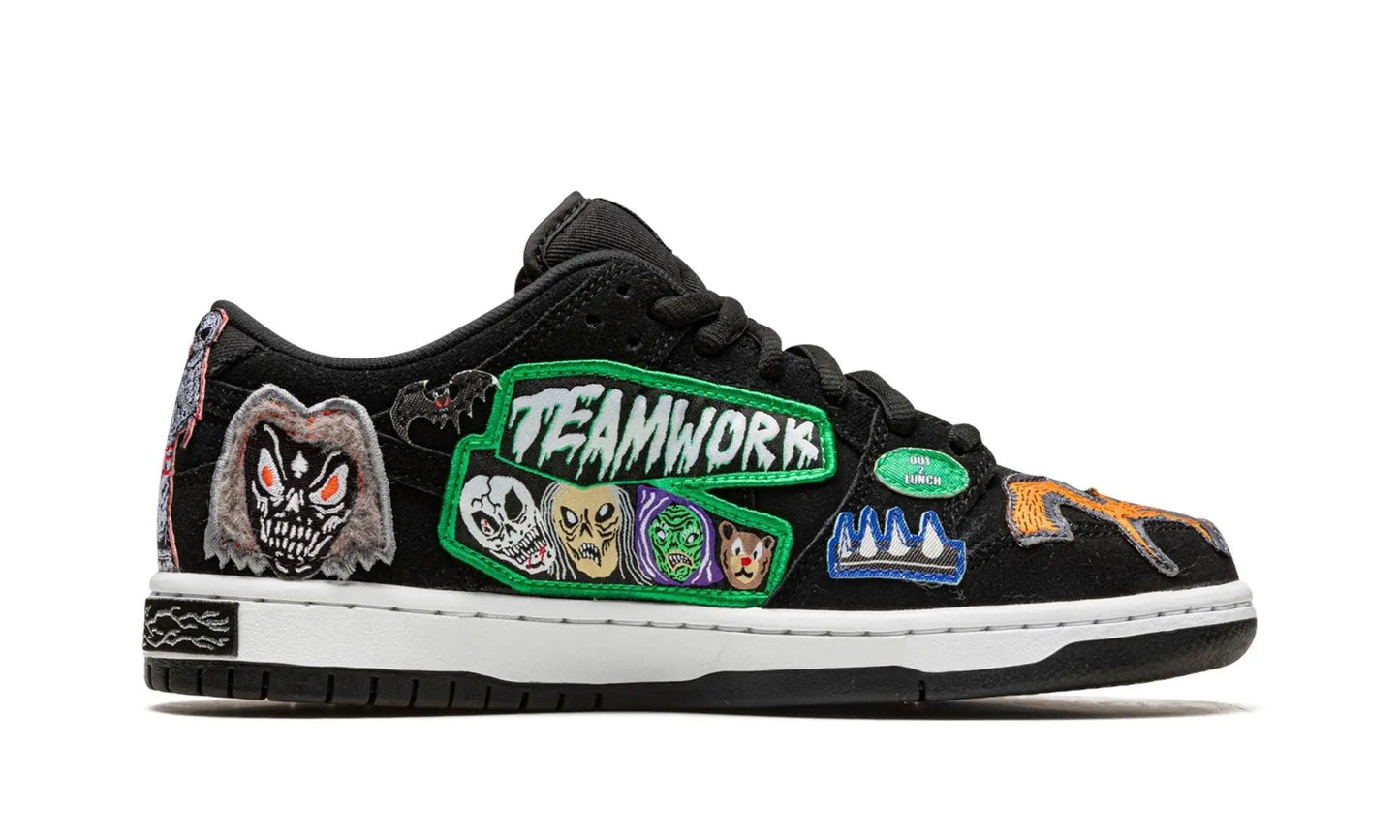 NIKE
SB DUNK LOW
"Neckface" Shoe Flyes