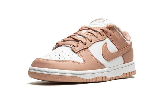 NIKE SB DUNK LOW
"Rose Whisper" Shoe Flyes