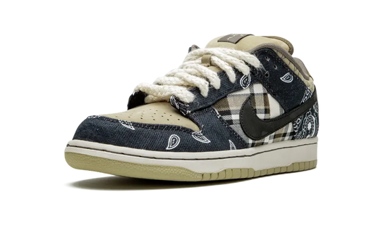 NIKE SB DUNK LOW 'TRAVIS SCOTT' Shoe Flyes