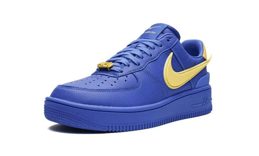 NIKE X AMBUSH
AIR FORCE 1 LOW
"AMBUSH - Game Royal Shoe Flyes