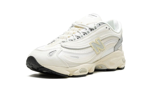 New Balance 1000
"Aime Leon Dore - White" Shoe Flyes