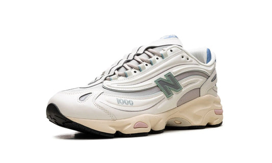 New Balance
1000
"moonrock" Shoe Flyes