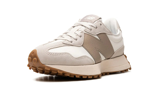 New Balance
327
"Moonbeam Driftwood" Shoe Flyes