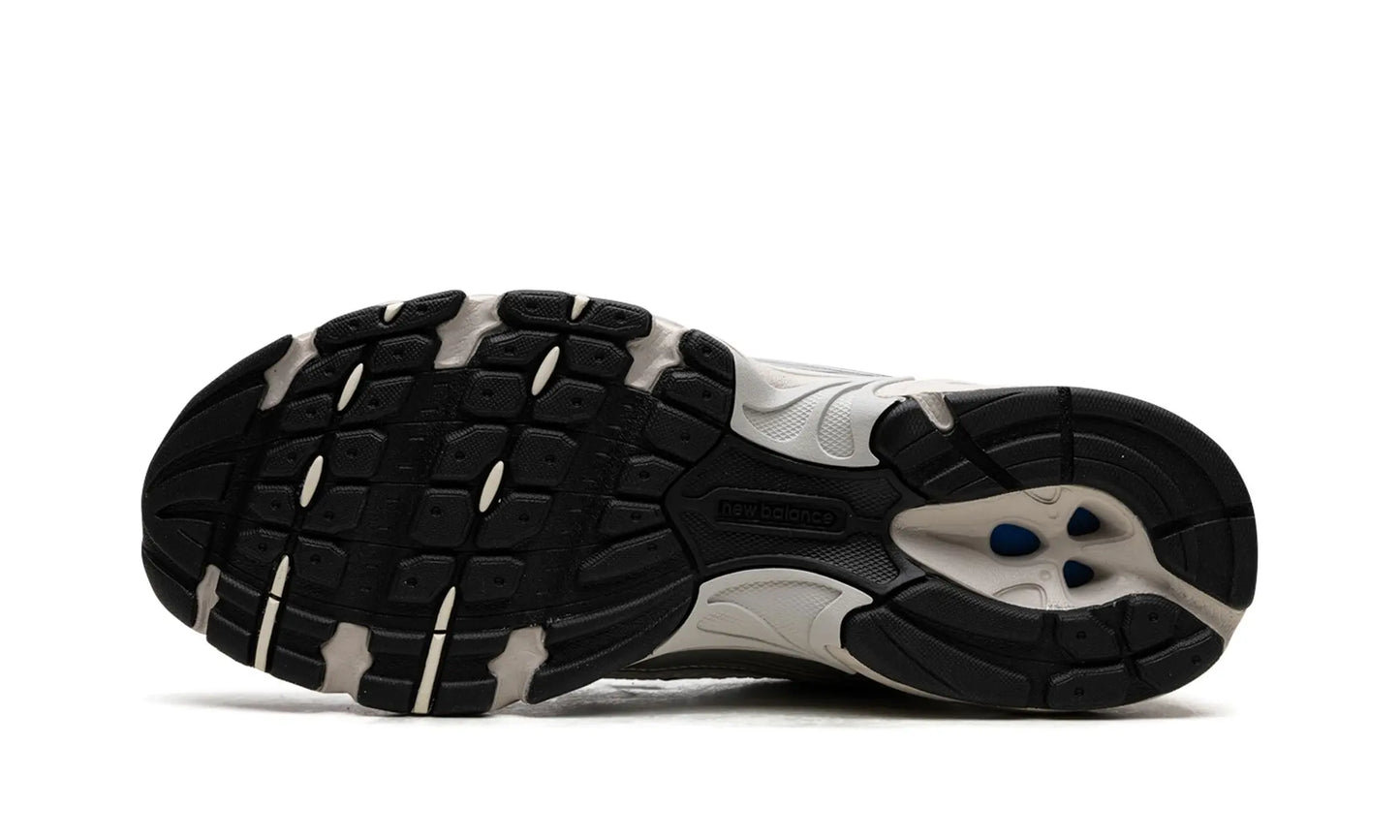 New Balance
530
"Steel Grey" Shoe Flyes