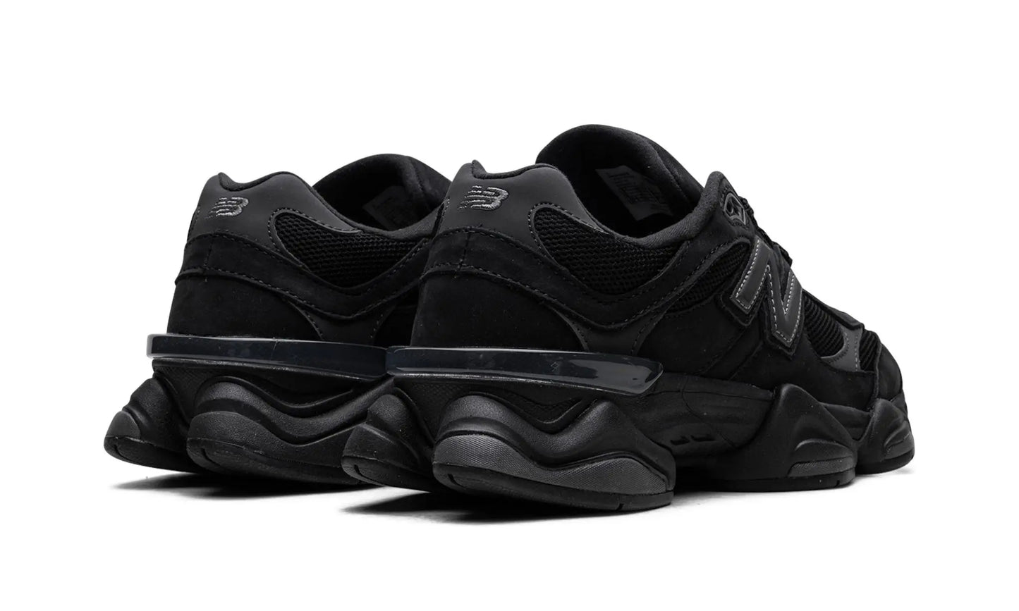New Balance
9060
"Black Cement" Shoe Flyes