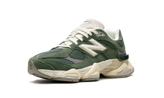 New Balance
9060 "Green Suede" Shoe Flyes
