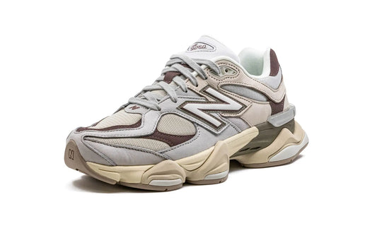 New Balance
9060
"Grey Matter / Timberwolf" Shoe Flyes