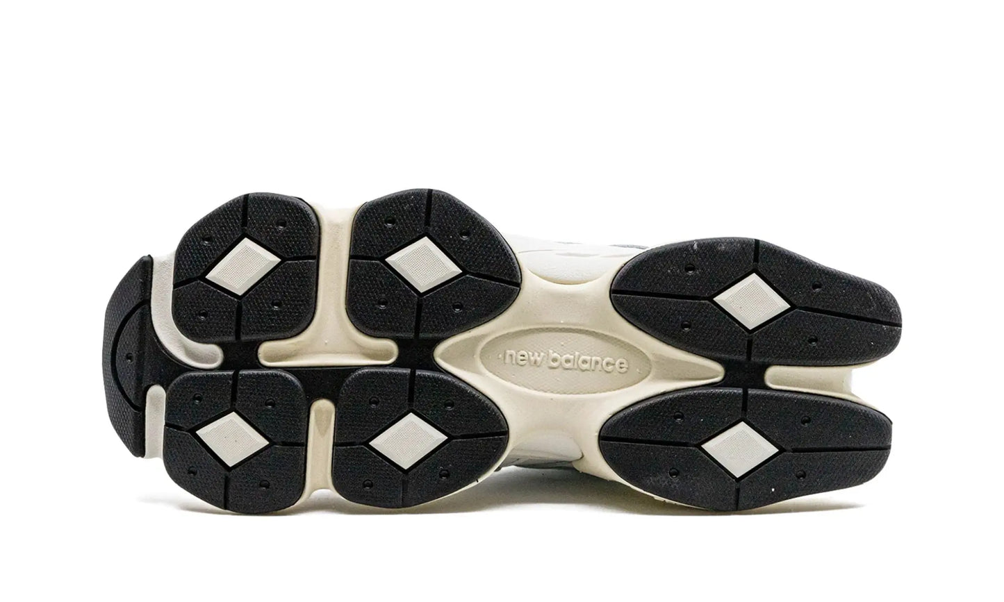 New Balance
9060
"White / Black" Shoe Flyes