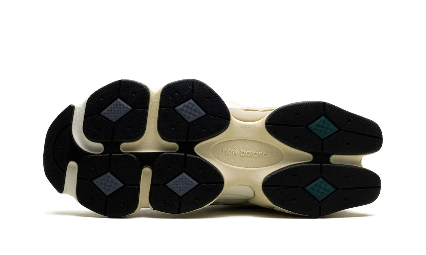 New Balance
9060 v1 "NEW SPRUCE" Shoe Flyes