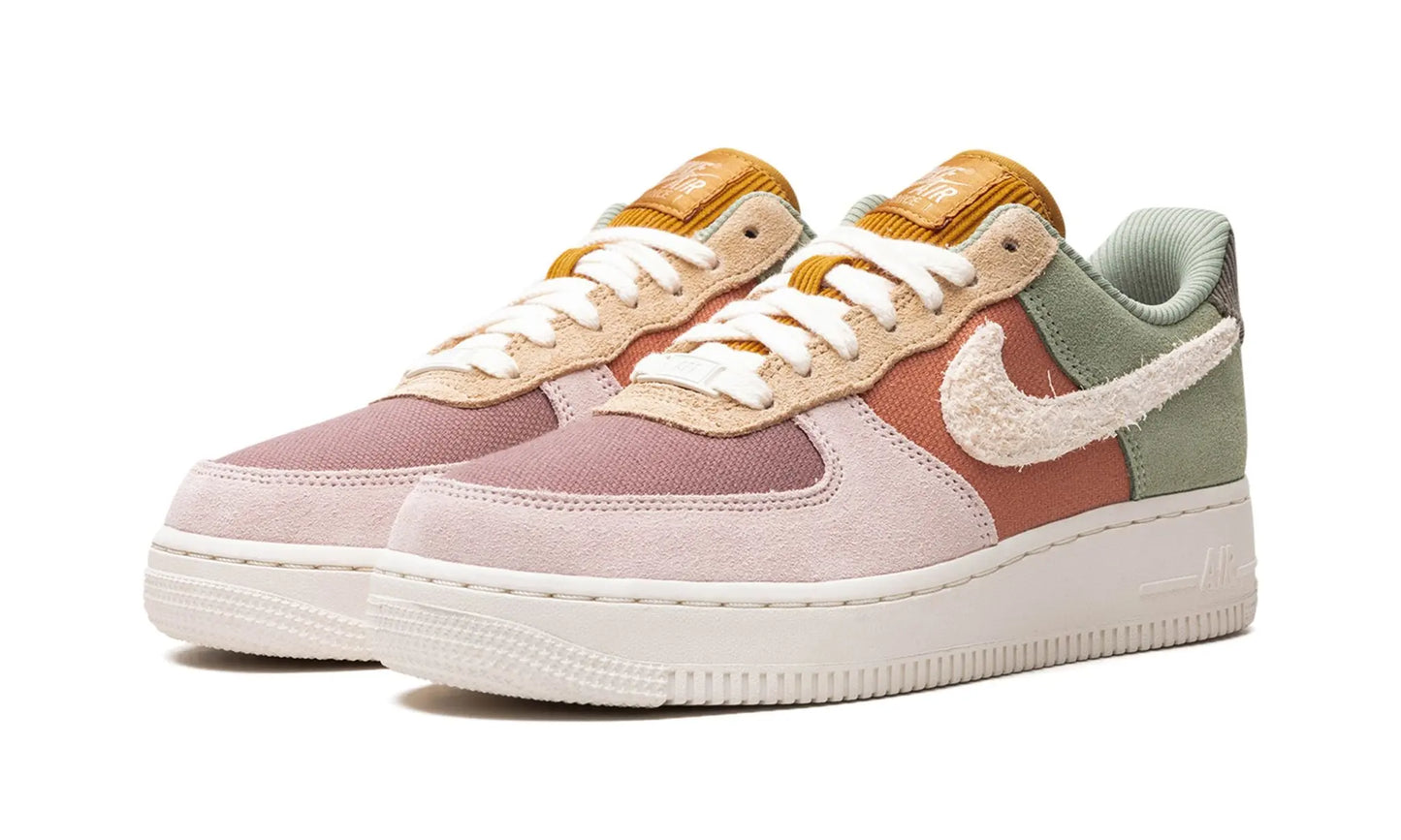 Nike
AIR FORCE 1 LOW
"Oil Green" Shoe Flyes
