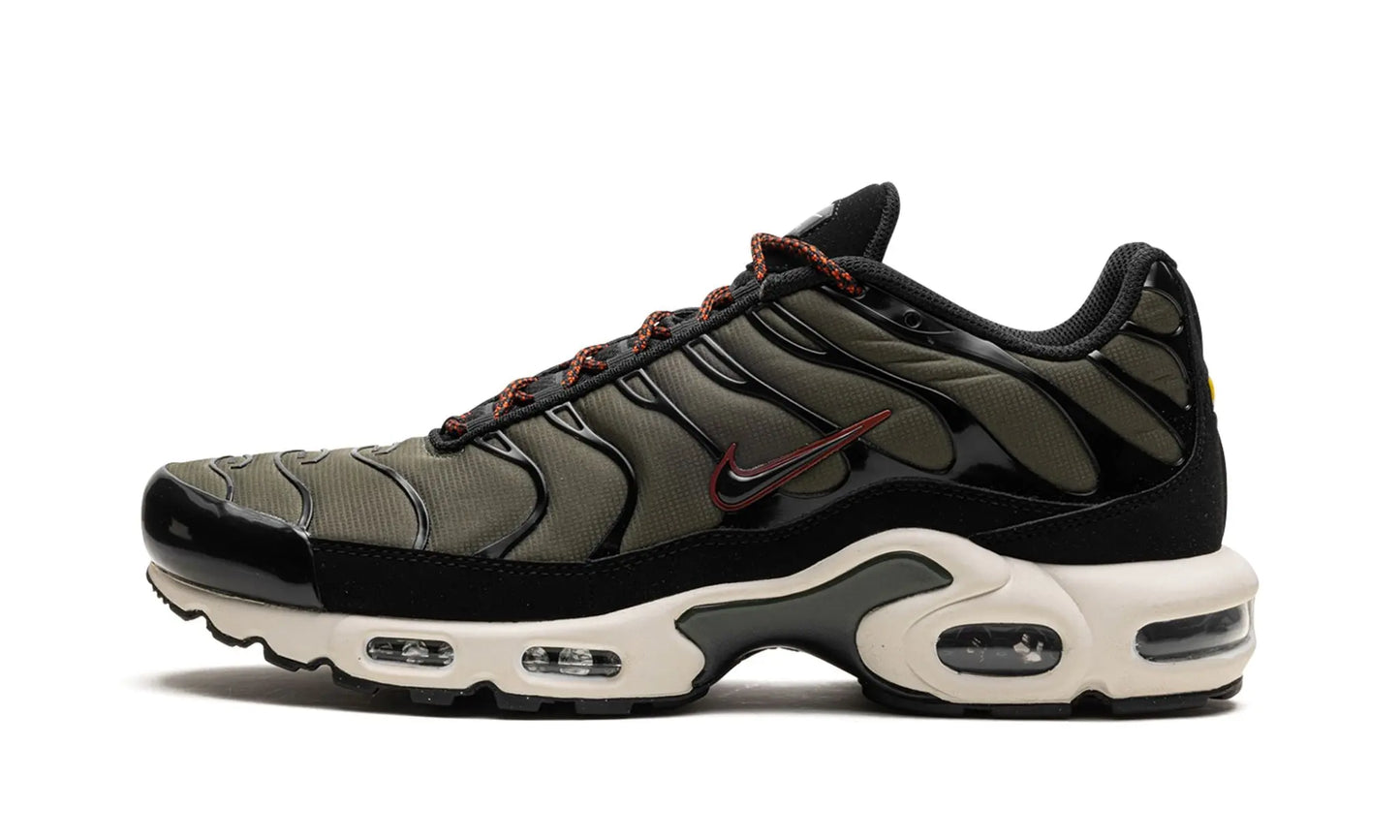 Nike
Air Max Plus TN
"Cargo Khaki" Shoe Flyes