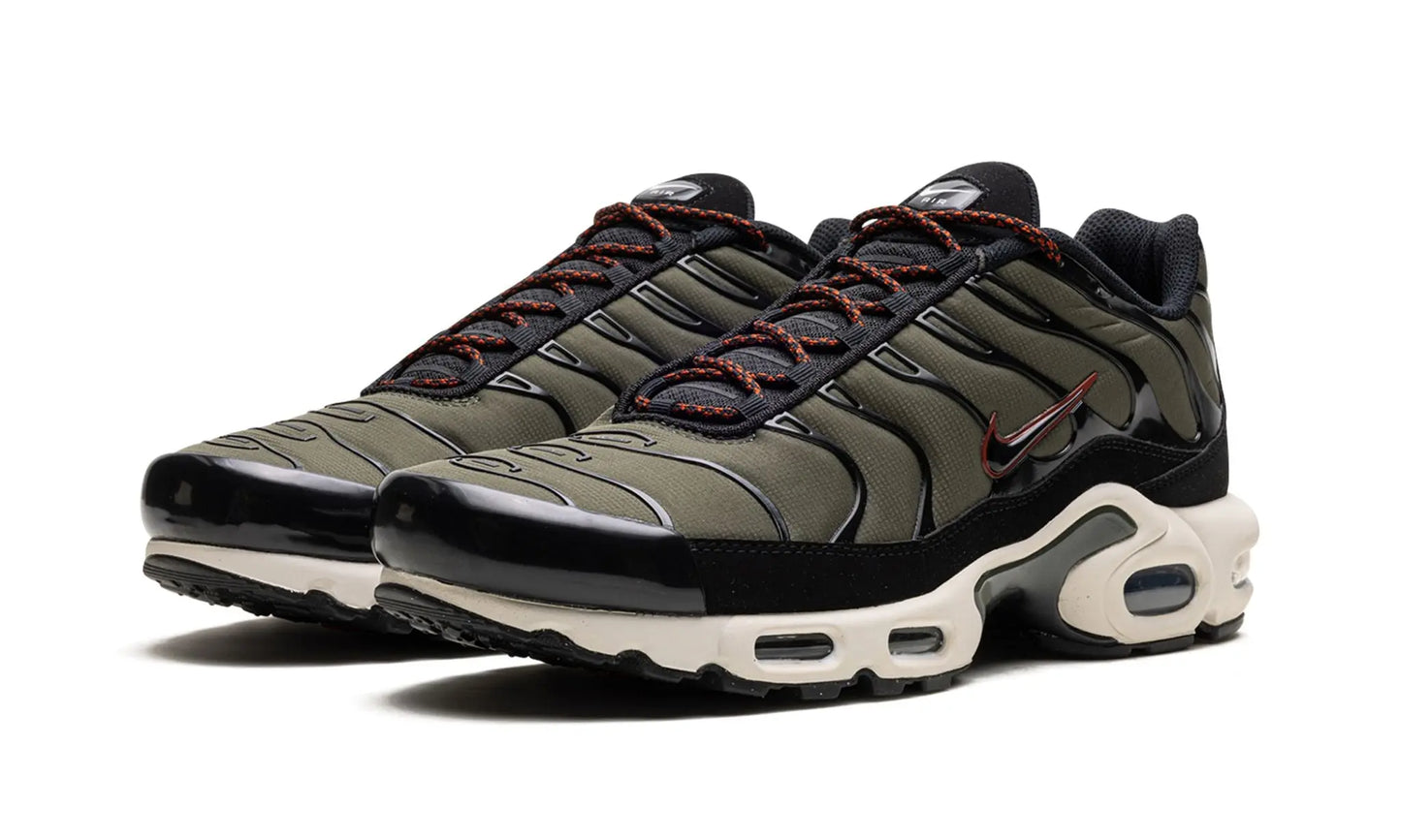 Nike
Air Max Plus TN
"Cargo Khaki" Shoe Flyes