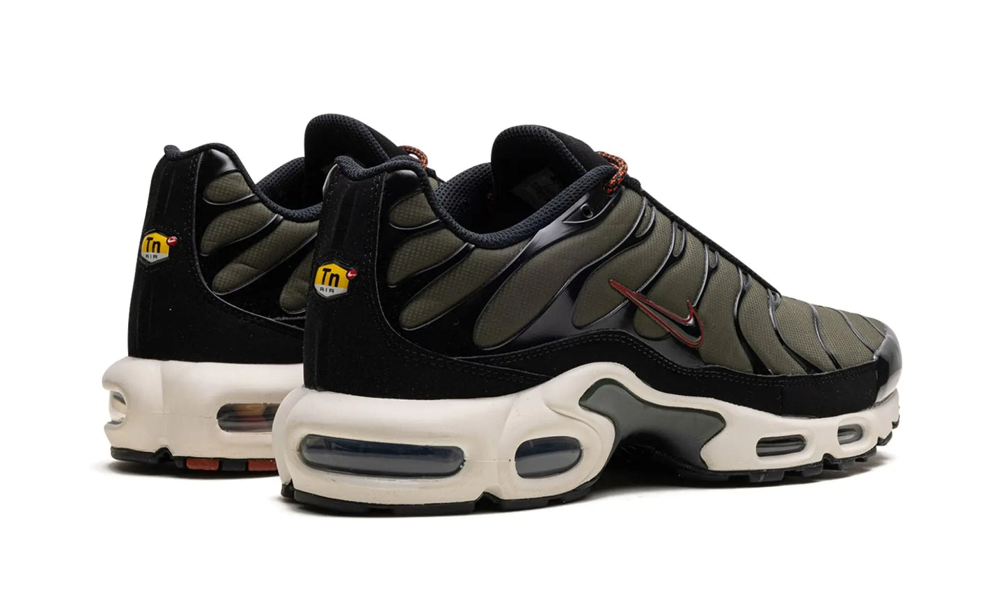 Nike
Air Max Plus TN
"Cargo Khaki" Shoe Flyes