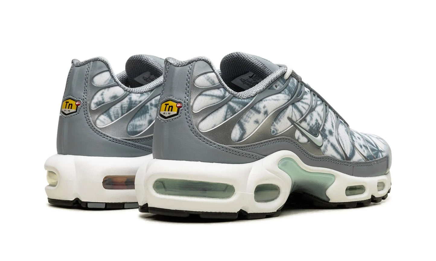 Nike
Air Max Plus TN
"Waterway" Shoe Flyes