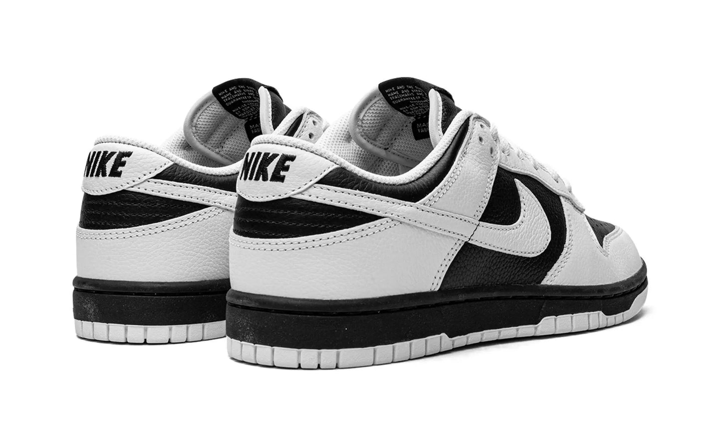 Nike
Dunk Low
"Reverse Panda" Shoe Flyes